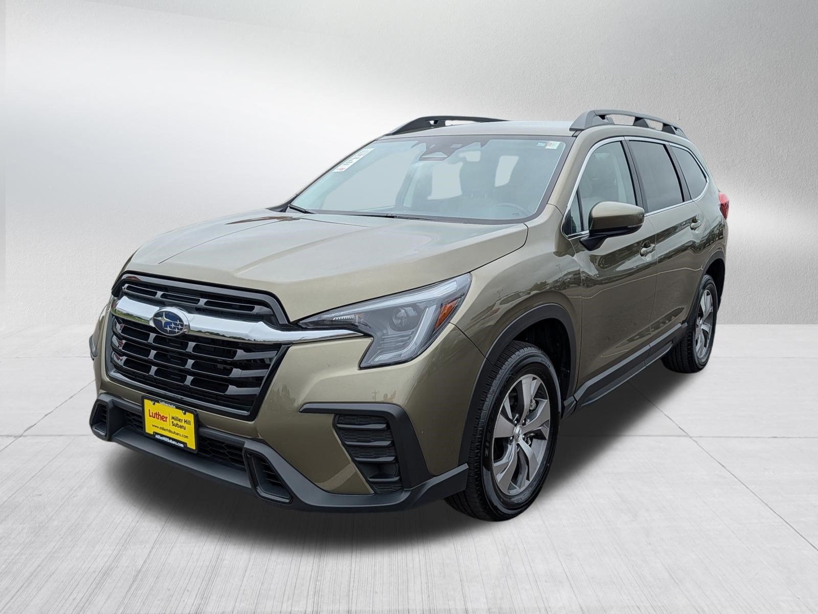 Used 2025 Subaru Ascent Premium AWD/4WD image 3