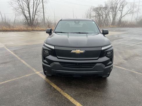 Used 2025 Chevrolet Silverado EV W/T image 2