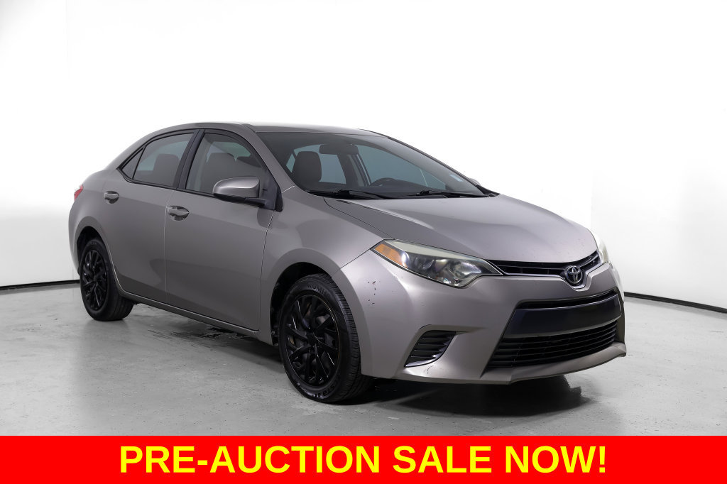 Used 2015 Toyota Corolla LE FWD image 2