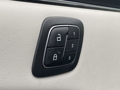 Used 2021 Ford Mustang Mach-E Premium image 23