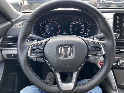 Used 2019 Honda Accord Touring image 15