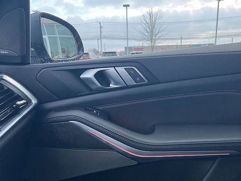 Used 2024 BMW X5 xDrive40i image 25