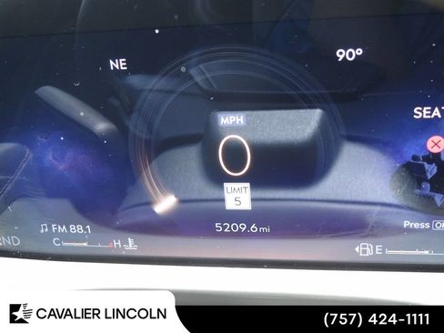 Used 2026 Lincoln Aviator Reserve AWD/4WD image 29