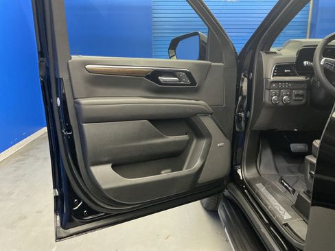 New 2026 Chevrolet Suburban High Country w/ Sun And Tow Package AWD/4WD image 9