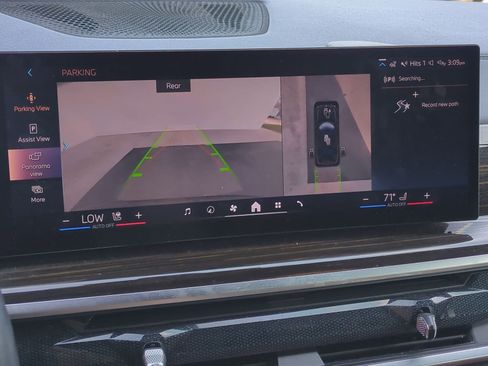 Certified 2024 BMW X7 xDrive40i w/ M Sport Package image 25