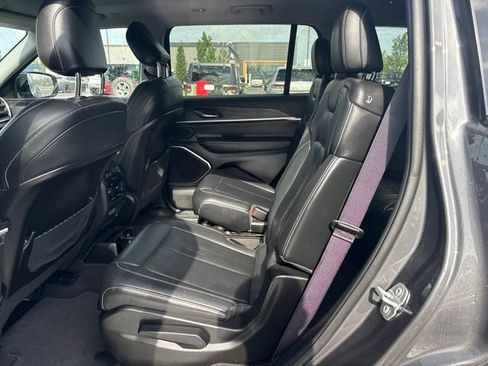 Used 2022 Jeep Grand Cherokee L Limited AWD/4WD image 29