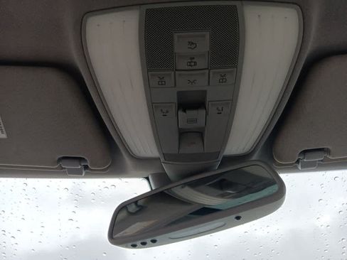 Used 2010 Mercedes-Benz E 350 4MATIC Sedan image 25