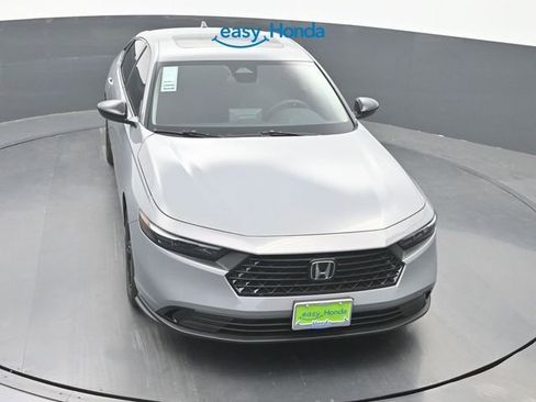 Used 2025 Honda Accord SE image 18