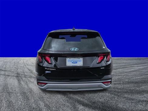 Used 2025 Hyundai Tucson SE AWD/4WD image 5