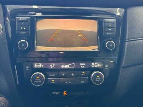 Used 2020 Nissan Rogue SV FWD image 8