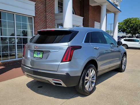 Used 2025 Cadillac XT5 Premium Luxury image 6