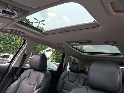 Used 2022 Kia Telluride SX w/ Nightfall Edition Package AWD/4WD image 13