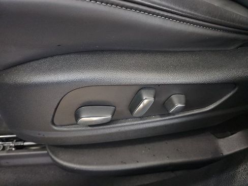 Used 2025 Cadillac XT6 Sport w/ Platinum Package image 32