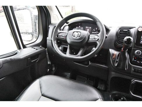 Used 2023 RAM ProMaster 2500 FWD image 7