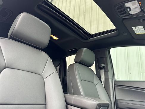 New 2025 GMC Canyon Elevation w/ Convenience Package image 14