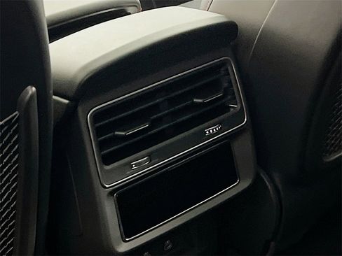 New 2026 Audi Q8 Prestige image 25