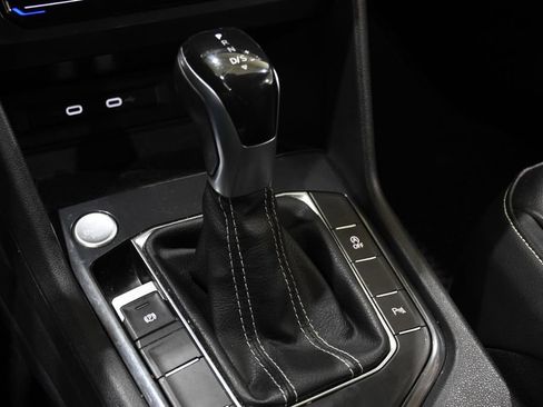 Used 2022 Volkswagen Tiguan SE R-Line AWD/4WD image 28