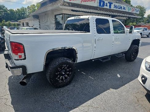 Used 2014 Chevrolet Silverado 2500 LTZ w/ LTZ Plus Package AWD/4WD image 3