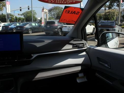 Certified 2026 Toyota Sienna XLE FWD image 45