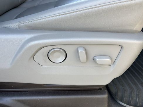 Used 2022 GMC Sierra 1500 SLT image 47