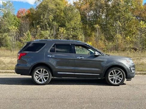 Used 2016 Ford Explorer Limited w/ Equipment Group 301A image 9