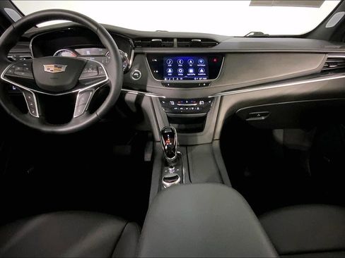 Used 2025 Cadillac XT5 Premium Luxury image 16