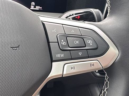 New 2026 Volkswagen Tiguan SE FWD image 19
