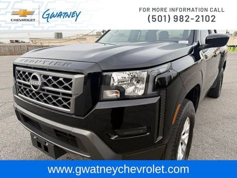 Used 2024 Nissan Frontier SV image 14