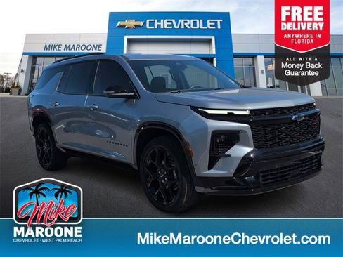 Certified 2025 Chevrolet Traverse RS w/ LPO, Floor Liner Package image 1