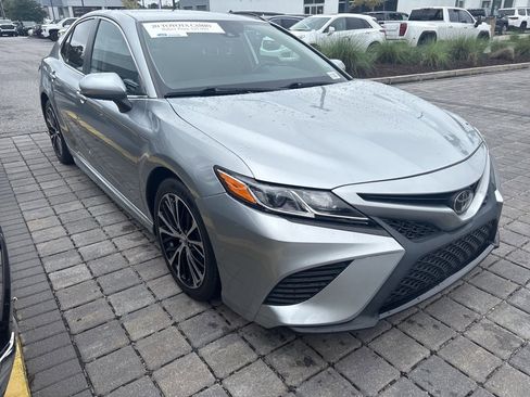 Used 2020 Toyota Camry SE image 17
