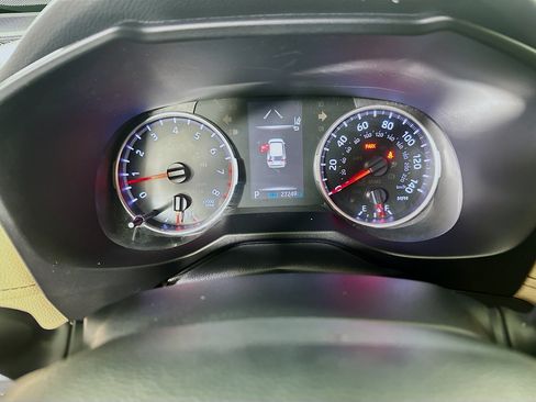 Used 2020 Toyota RAV4 LE FWD image 19