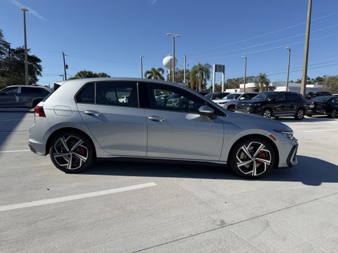 New 2026 Volkswagen GTI SE image 2