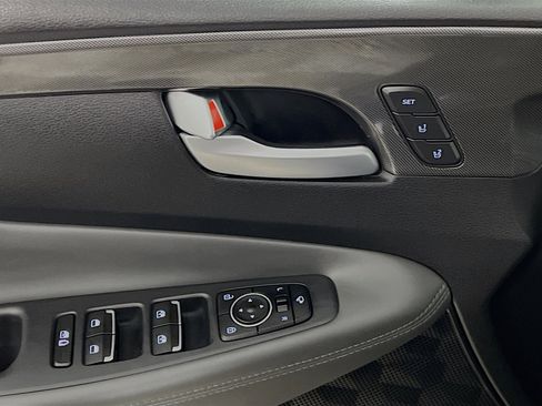 Used 2023 Hyundai Santa Fe Limited image 17