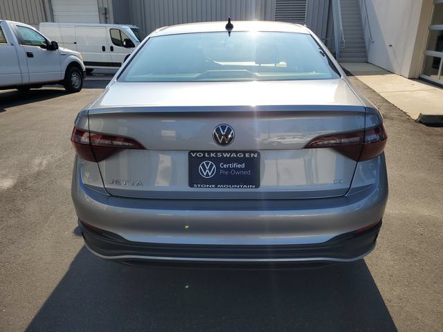 Certified 2024 Volkswagen Jetta SE w/ Panoramic Sunroof Package FWD image 5