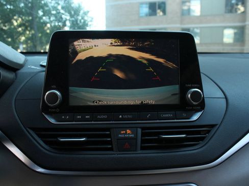 Used 2020 Nissan Altima 2.5 S FWD image 34