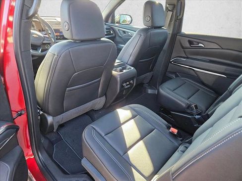 New 2025 Chevrolet Traverse LT w/ Sun and Wheel Package image 11