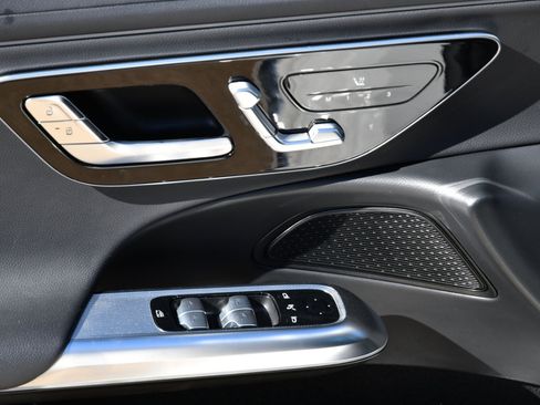 Used 2025 Mercedes-Benz E 350 Sedan image 10