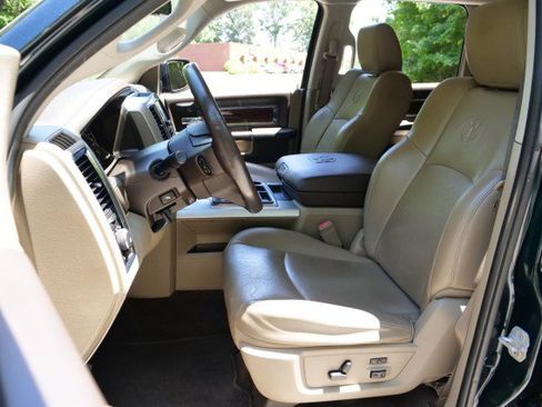Used 2011 RAM 1500 Laramie AWD/4WD image 3