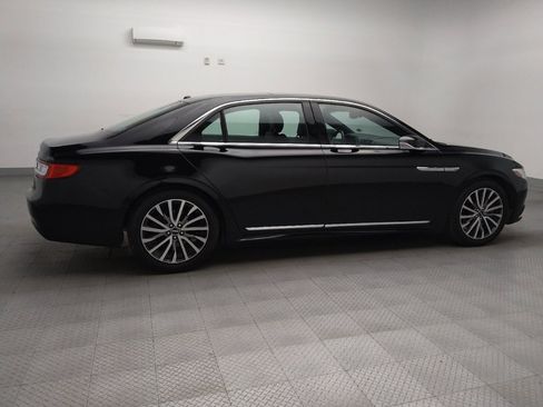 Used 2017 Lincoln Continental Select image 10