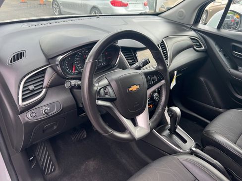 Used 2018 Chevrolet Trax LT w/ LT Convenience Package image 20