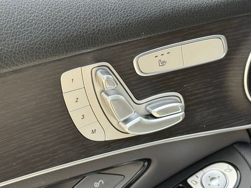 Used 2021 Mercedes-Benz GLC 300 w/ Premium Package image 22