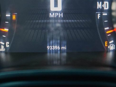 Used 2018 Dodge Challenger R/T image 27