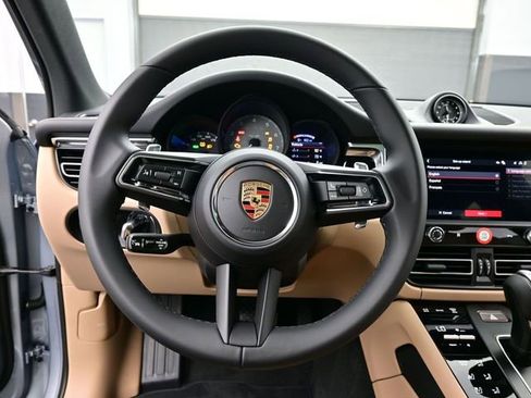 New 2026 Porsche Macan S image 8