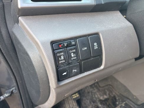 Used 2016 Honda Odyssey Touring Elite image 20