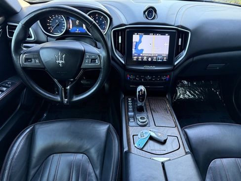 Used 2017 Maserati Ghibli image 19