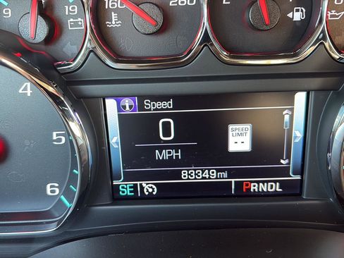 Used 2018 Chevrolet Suburban LT w/ Luxury Package image 27