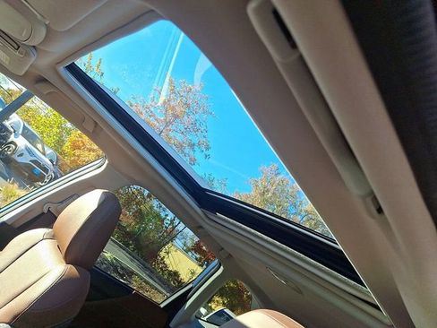 Used 2022 Subaru Forester Touring image 15