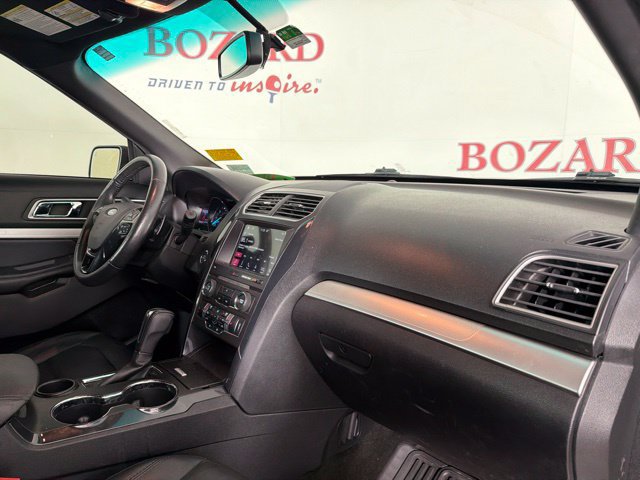 Used 2017 Ford Explorer XLT w/ Equipment Group 202A FWD image 33