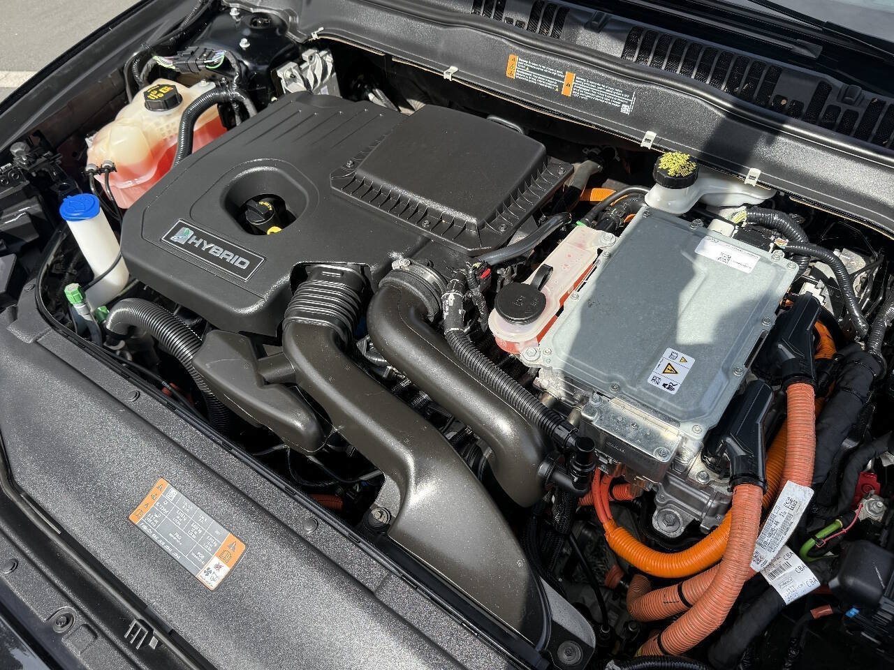 Used 2018 Ford Fusion SE w/ Equipment Group 602A FWD image 18