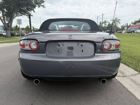 Used 2006 MAZDA MX-5 Miata Grand Touring RWD image 4
